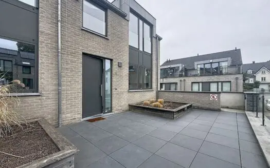 Maison à louer  4 chambres 173 m², 2100 €