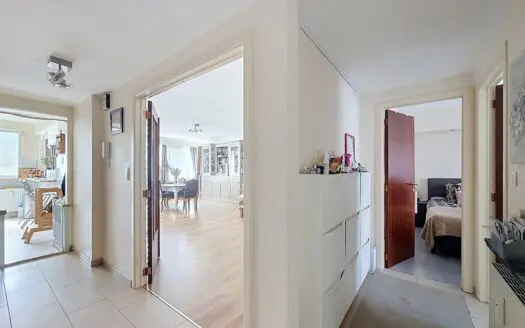 Flat for sale  3 bedrooms 124 m², 299000 €