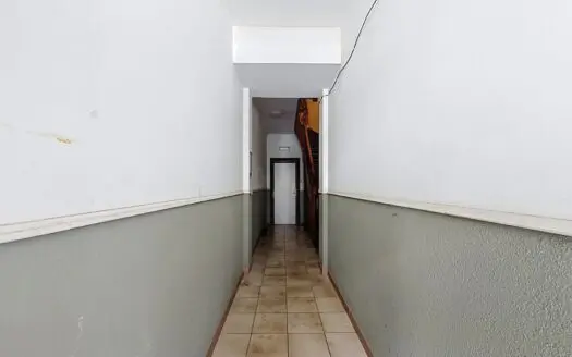 House for sale  5 bedrooms 350 m², 960000 €