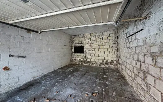 Garage / parking à louer  16.5 m², 150 €
