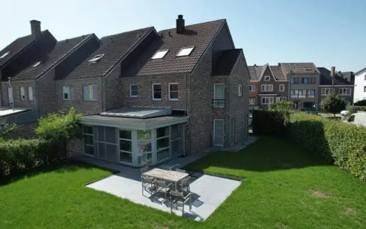 House for sale  6 bedrooms 225 m², 525000 €