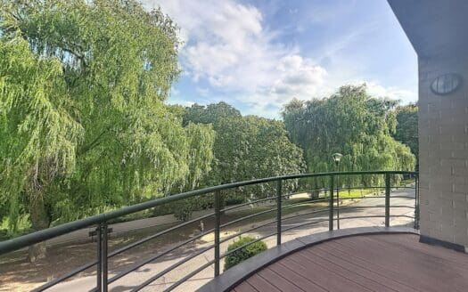 Appartement à louer  2 chambres 135 m², 1800 €
